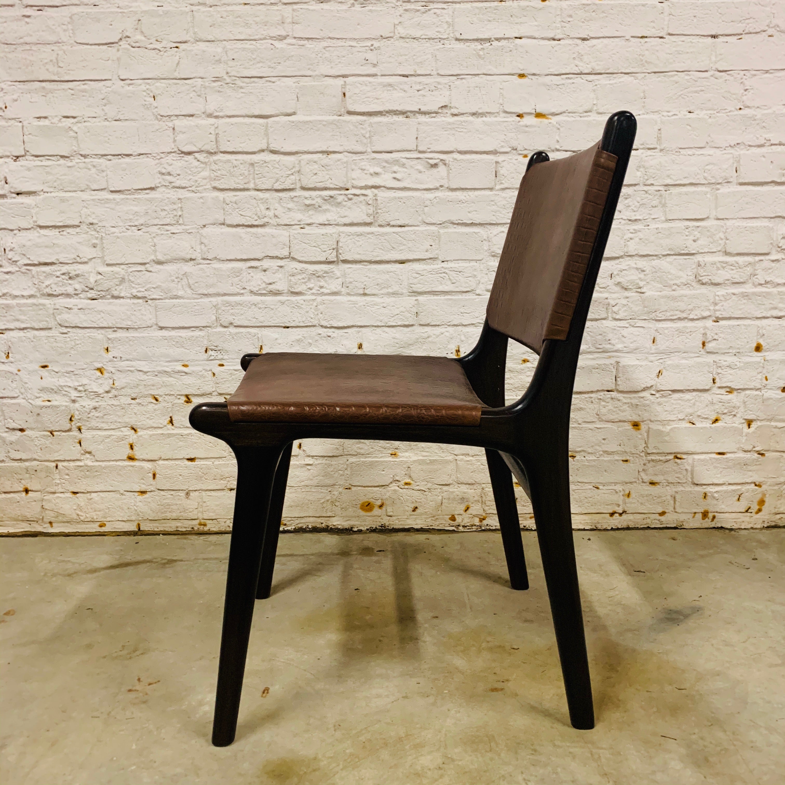 LEATHER AND TEAK CHAIR